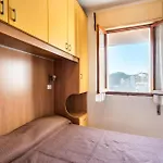 Apartament Mara 12 *